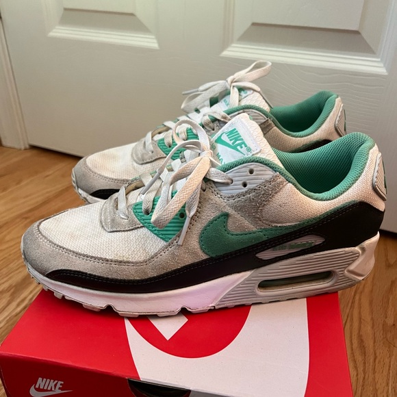 Nike Air Max 90 - Size 9.5 - Picture 4 of 15